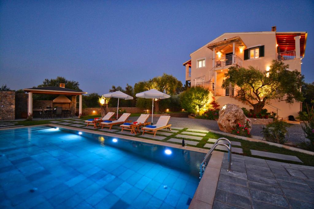 Villa Night